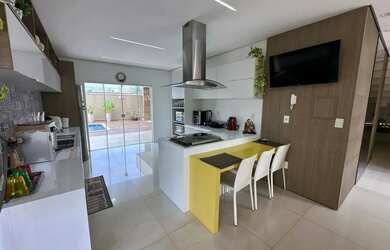 Imagem 9: Sobrado com 4 Quartos, Piscina e Churrasqueira na 407 Sul