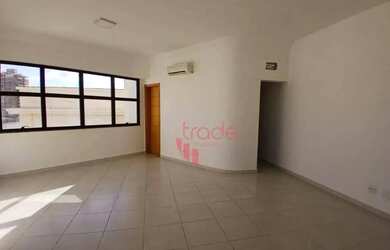 Imagem: O depósito possui 1 Vaga na garagem, 37m² de Área e está