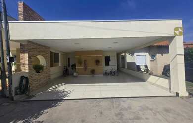 Imagem: A casa em condomínio possui 2 Dormitórios, 2 Banheiros, 2