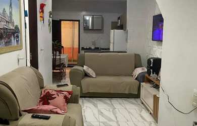 Imagem: A casa possui 3 Dormitórios, 2 Banheiros e está localizado