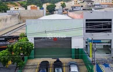 Imagem: O depósito possui 5 Vagas na garagem, 440m² de Área e está