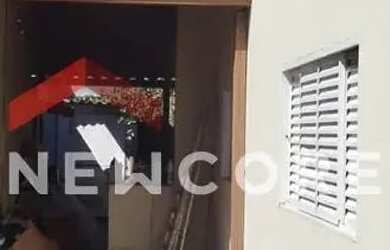 Imagem: A casa possui 2 Dormitórios, 1 Banheiro, 4 Vagas na garagem