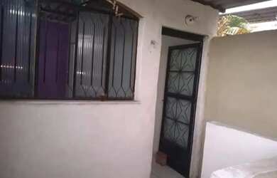 Imagem: A casa possui 2 Dormitórios, 1 Banheiro e está localizado