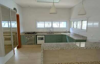 Imagem: A casa em condomínio possui 3 Dormitórios, 4 Banheiros, 4