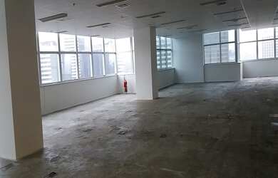 Imagem: O depósito possui 5 Vagas na garagem, 1.216m² de Área e