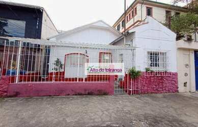 Imagem: A casa possui 2 Dormitórios, 2 Banheiros e 150m² de Área