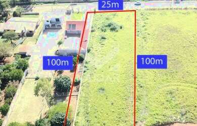 Imagem: O terreno possui 2.500m² de Área e está localizado em Contorno