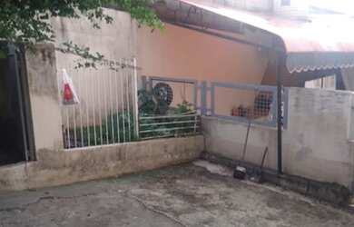Imagem: A casa possui 5 Dormitórios, 2 Banheiros, 5 Vagas na garagem