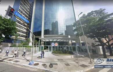 Imagem: O depósito possui 4 Vagas na garagem, 240m² de Área e está