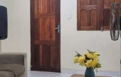 Imagem: A casa possui 2 Dormitórios, 2 Banheiros, 1 Vaga na garagem