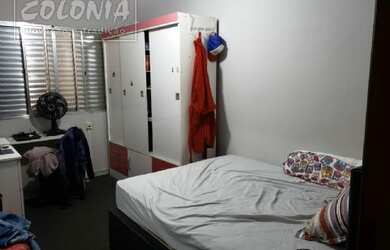 Imagem: A casa possui 3 Dormitórios, 2 Banheiros, 2 Vagas na garagem