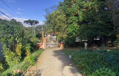 Imagem: O terreno possui 1.700m² de Área e está localizado em Seminário