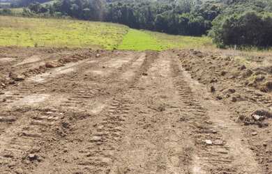 Imagem: O terreno possui 600m² de Área e está localizado em Centro