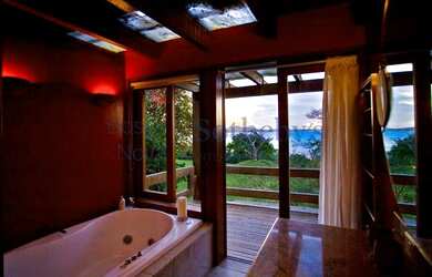 Imagem 16: Casa com vista deslumbrante para o mar em localização impar