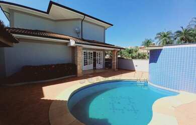 Imagem: A casa em condomínio possui 3 Dormitórios, 5 Banheiros, 4