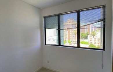 Imagem 3: Sala à venda, 33 m² de R$ 205.000 por R$ 180.000 - Menino Deus - Porto...