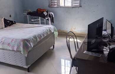 Imagem: A casa possui 2 Dormitórios, 1 Banheiro, 3 Vagas na garagem