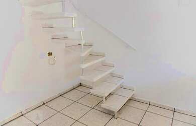 Imagem: A casa possui 2 Dormitórios, 2 Banheiros, 1 Vaga na garagem