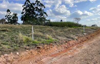 Imagem: O terreno possui 600m² de Área e está localizado em Centro