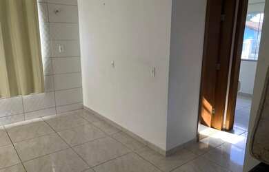 Imagem: O apartamento possui 2 Dormitórios, 1 Banheiro e 1 Vaga na