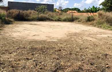 Imagem: O terreno possui Área de serviço, Guarda roupa e está localizado