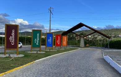 Imagem: O terreno possui 2017m² de Área e está localizado em Alpes