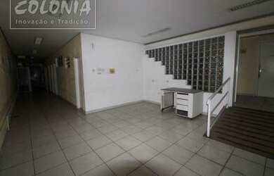 Imagem: O depósito possui 2 Vagas na garagem, 1.000m² de Área e