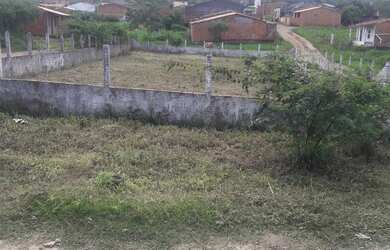 Imagem: O terreno possui 706m² de Área e está localizado em Simão