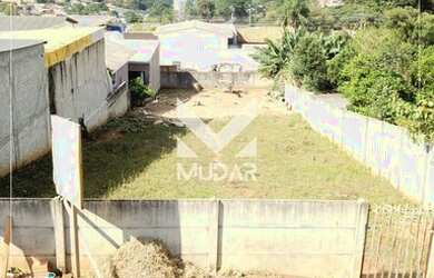 Imagem: O terreno possui 582m² de Área e está localizado em Contorno