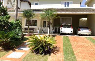 Imagem: A casa em condomínio possui 4 Dormitórios, 5 Banheiros, 4