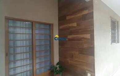 Imagem: A casa possui 2 Dormitórios, 2 Banheiros, 1 Vaga na garagem