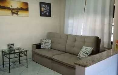 Imagem: A casa possui 2 Dormitórios, 2 Banheiros, 2 Vagas na garagem