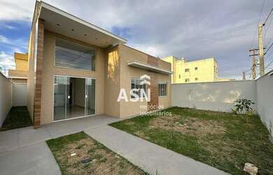 Imagem: A casa possui 3 Dormitórios, 2 Banheiros, 1 Vaga na garagem