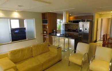 Imagem: A casa possui 3 Dormitórios, 4 Banheiros, 4 Vagas na garagem