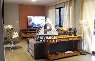 Imagem: O apartamento possui 3 Dormitórios, 3 Banheiros, 2 Vagas na