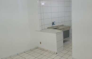 Imagem: A casa possui 1 Dormitório, 1 Banheiro e está localizado