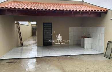 Imagem: A casa possui 2 Dormitórios, 1 Banheiro, 2 Vagas na garagem