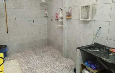 Imagem: A casa possui 4 Dormitórios, 2 Banheiros, 1 Vaga na garagem