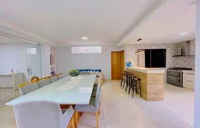 Imagem: A casa em condomínio possui 4 Dormitórios, 5 Banheiros, 3