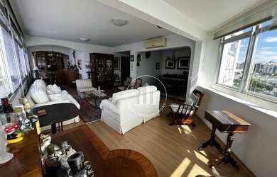 Imagem: O apartamento possui 4 Dormitórios, 4 Banheiros, 2 Vagas na