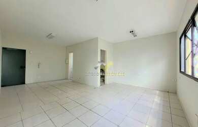 Imagem: O depósito possui 1 Vaga na garagem, 37m² de Área e está