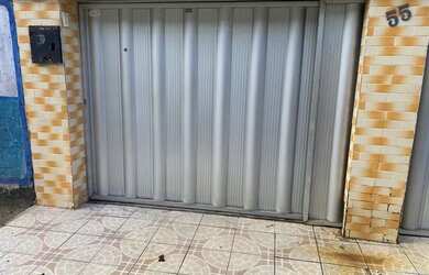 Imagem: A casa possui 3 Dormitórios, 3 Banheiros, 1 Vaga na garagem