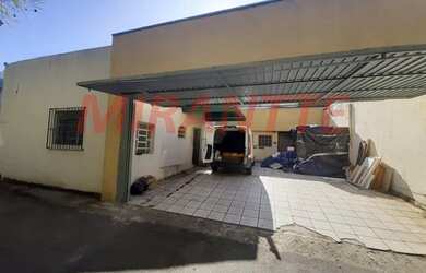 Imagem: O depósito possui 5 Vagas na garagem e 767m² de Área e está