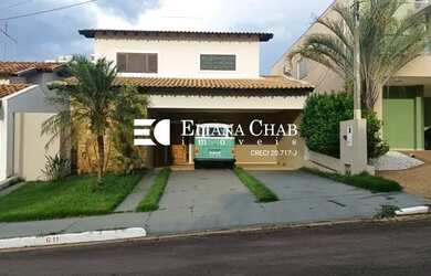 Imagem: A casa possui 3 Dormitórios, 5 Banheiros, 4 Vagas na garagem