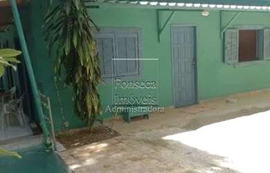 Imagem: A casa possui 2 Dormitórios, 1 Banheiro, 2 Vagas na garagem