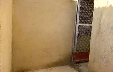 Imagem: A casa possui 1 Dormitório, 1 Banheiro, 1 Vaga na garagem