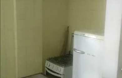 Imagem: O apartamento possui 1 Dormitório, 1 Banheiro, 1 Vaga na garagem