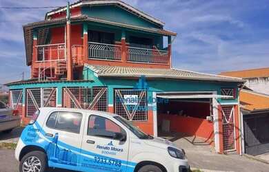 Imagem: A casa possui 3 Dormitórios, 4 Banheiros, 1 Vaga na garagem