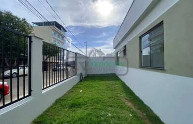 Imagem: A casa possui 2 Dormitórios, 1 Banheiro, 2 Vagas na garagem