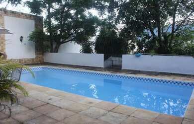 Imagem: A casa em condomínio possui 4 Dormitórios, 5 Banheiros, 2